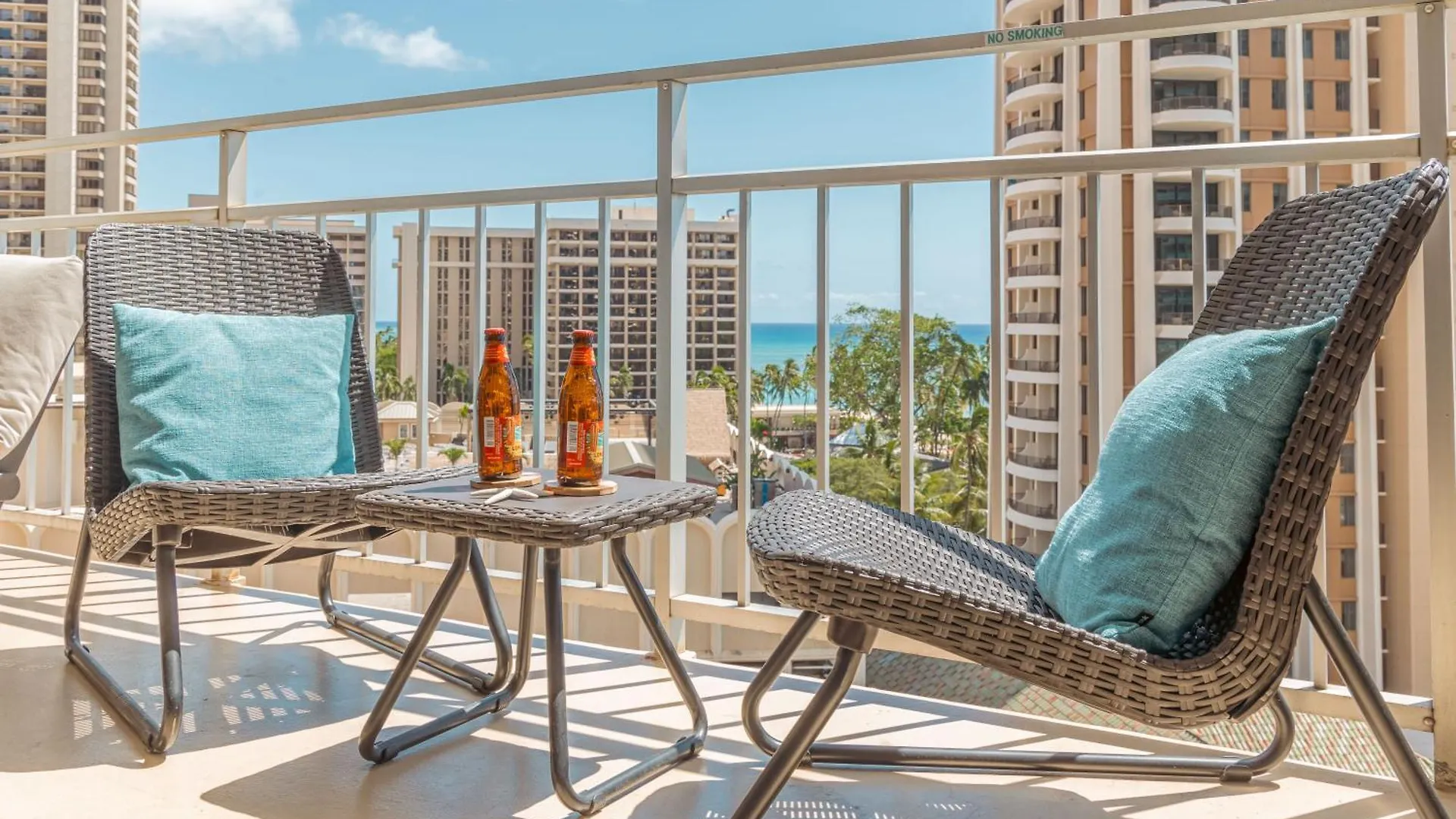 Upscale 2Br & 2Ba Ocean View In Waikiki With Parking! Apartman Honolulu