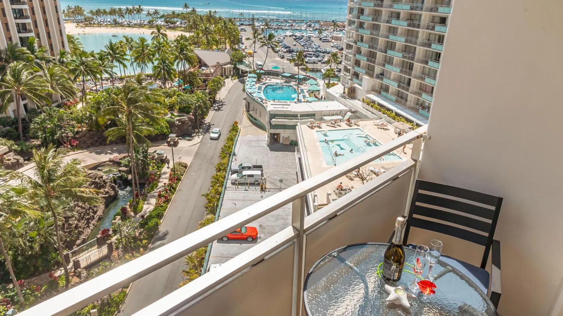 Upscale 2Br & 2Ba Ocean View In Waikiki With Parking! Apartman Honolulu