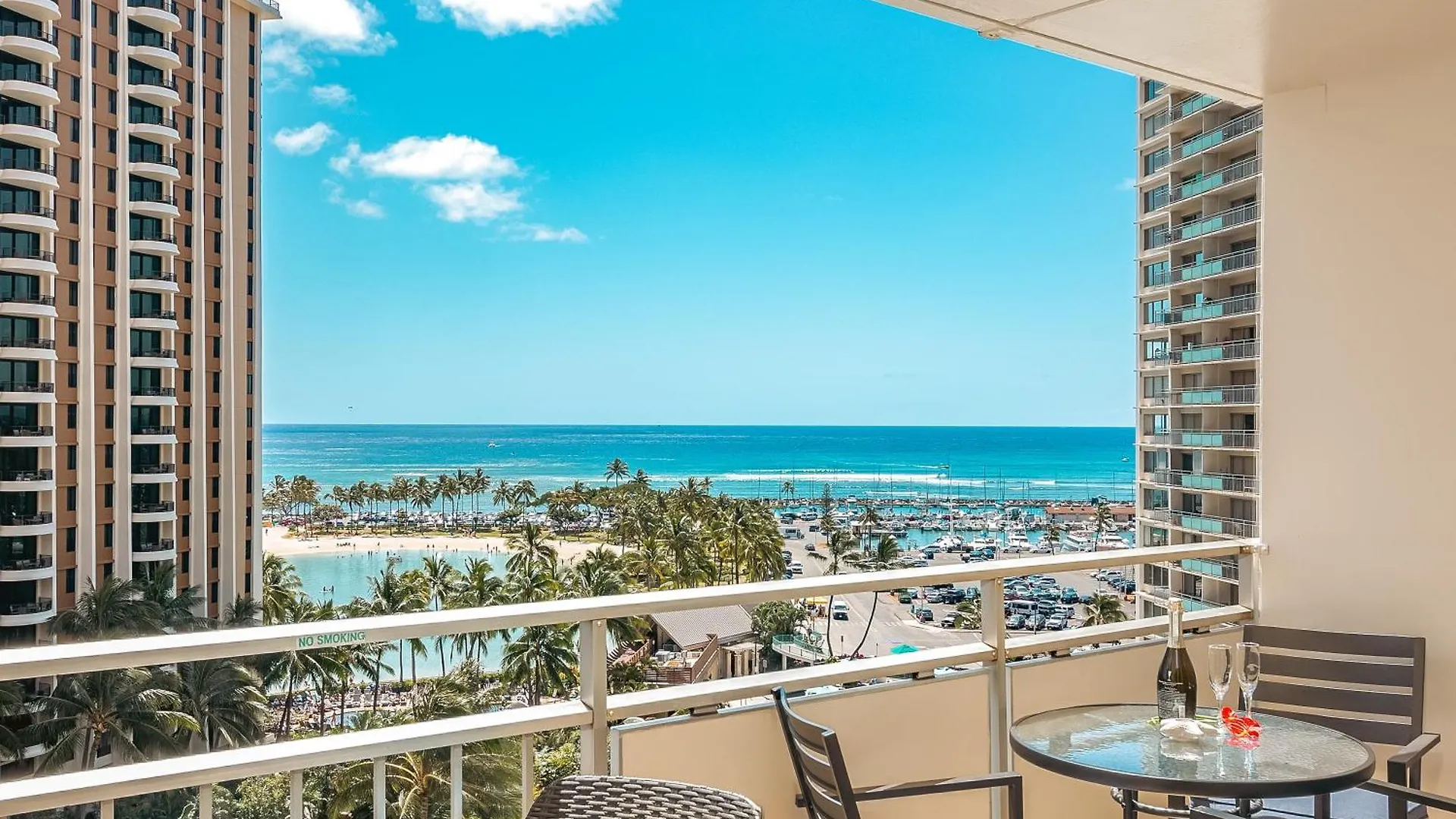 Upscale 2Br & 2Ba Ocean View In Waikiki With Parking! Apartman Honolulu 0*,