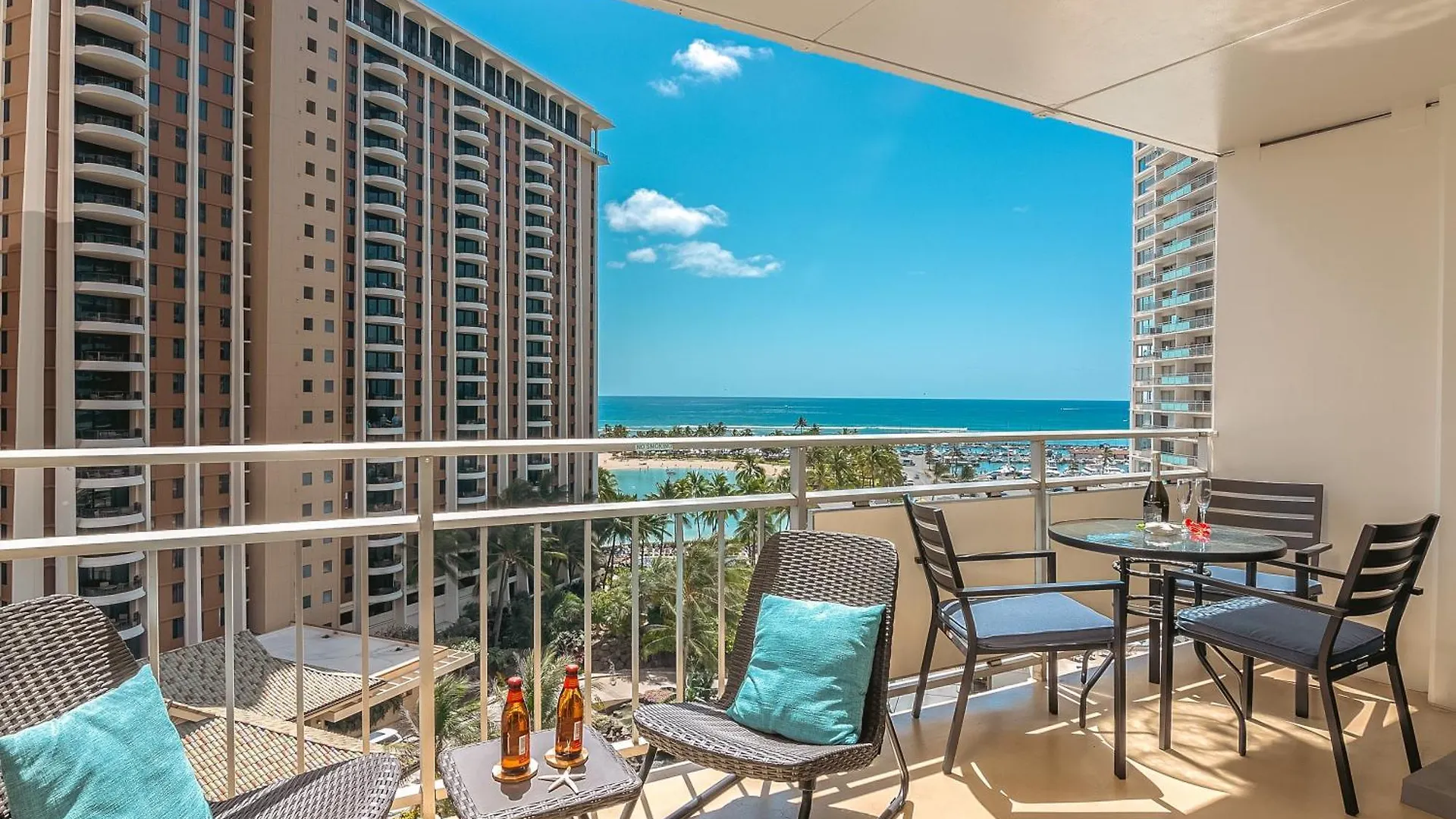 Upscale 2Br & 2Ba Ocean View In Waikiki With Parking! Apartman Honolulu