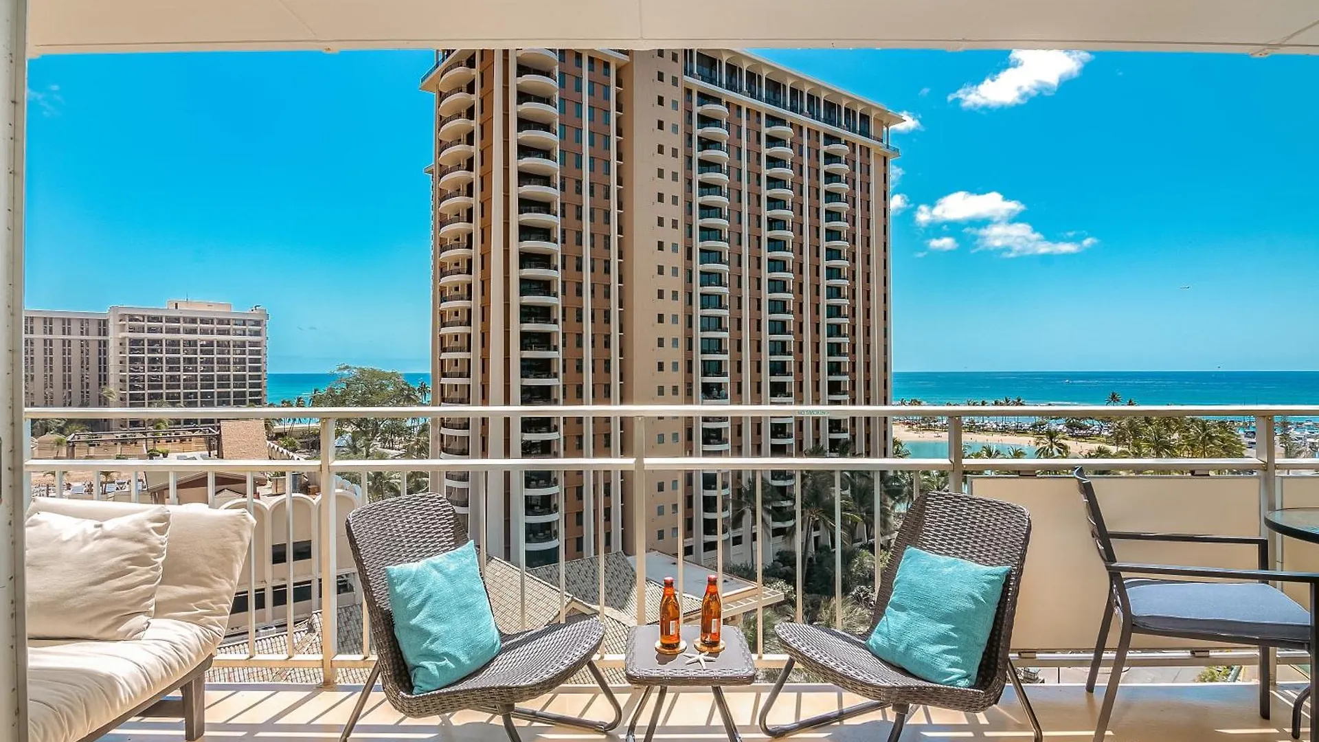 Upscale 2Br & 2Ba Ocean View In Waikiki With Parking! Apartman Honolulu