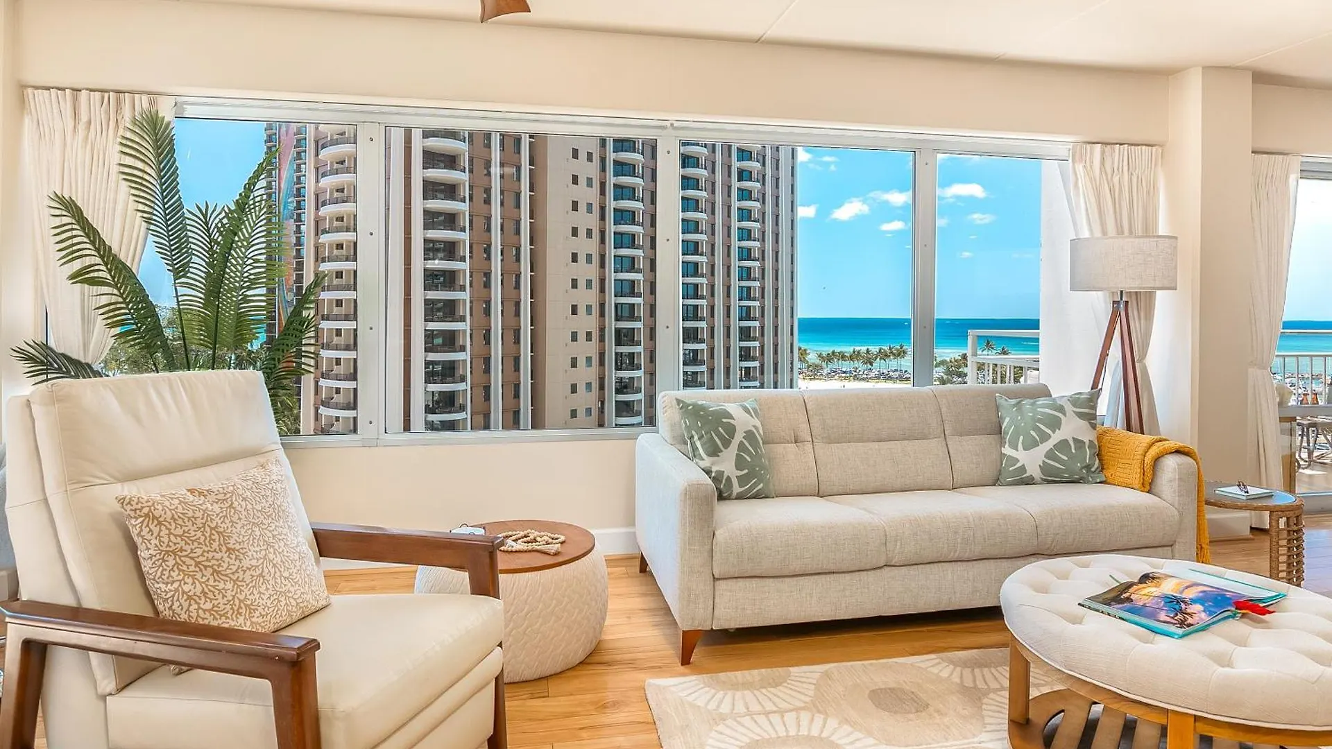 Upscale 2Br & 2Ba Ocean View In Waikiki With Parking! Apartman Honolulu