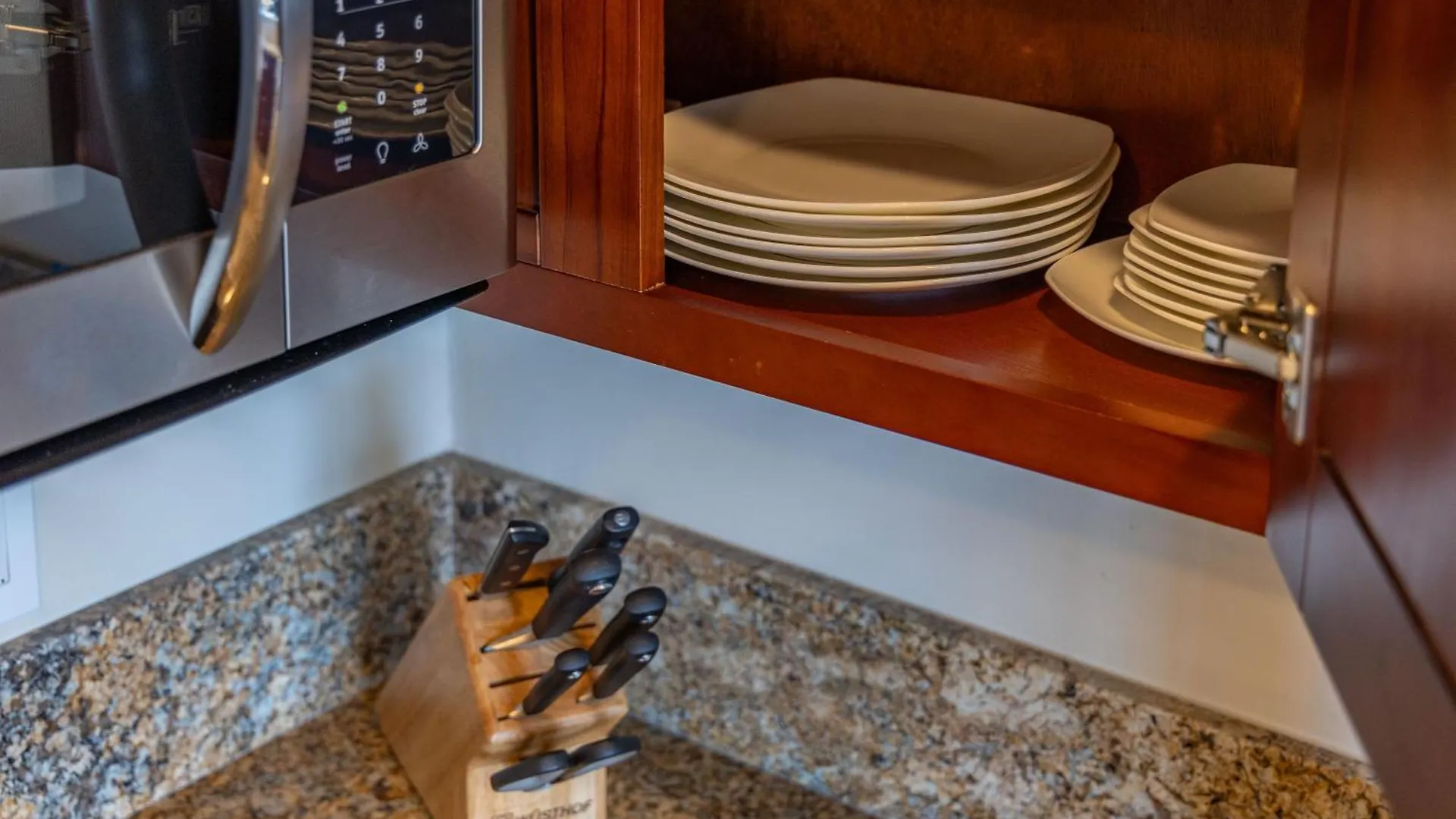 Upscale 2Br & 2Ba Ocean View In Waikiki With Parking! Apartman Honolulu