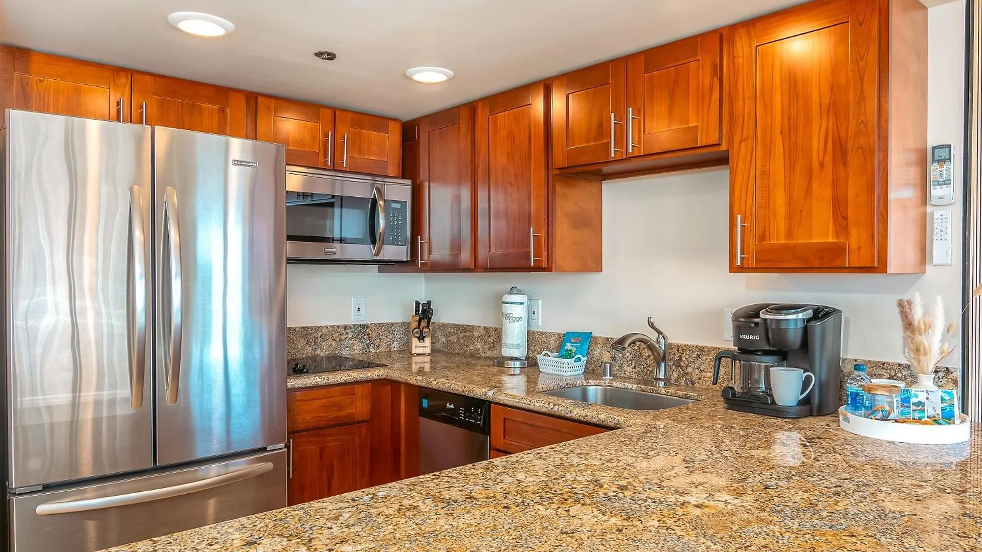 Upscale 2Br & 2Ba Ocean View In Waikiki With Parking! Apartman Honolulu
